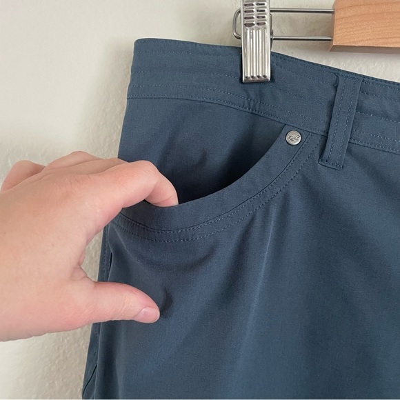 Kuhl Free Flex Cargo Shorts Women’s 10” Rainstorm Blue Size 18W - Picture 6 of 16